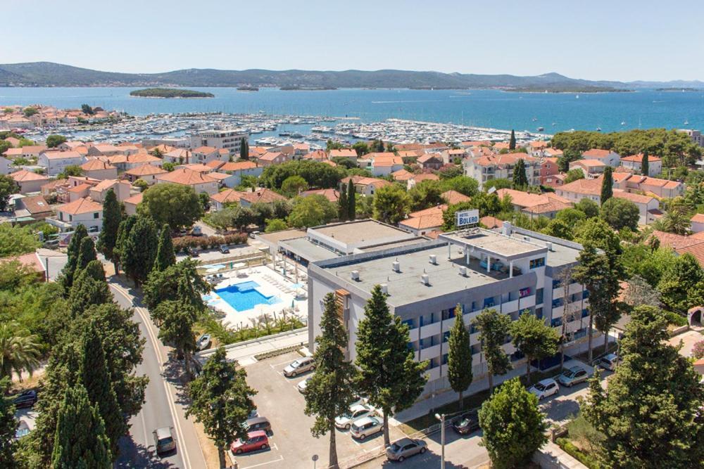 Hotel Bolero Биоград на Мору Екстериор снимка