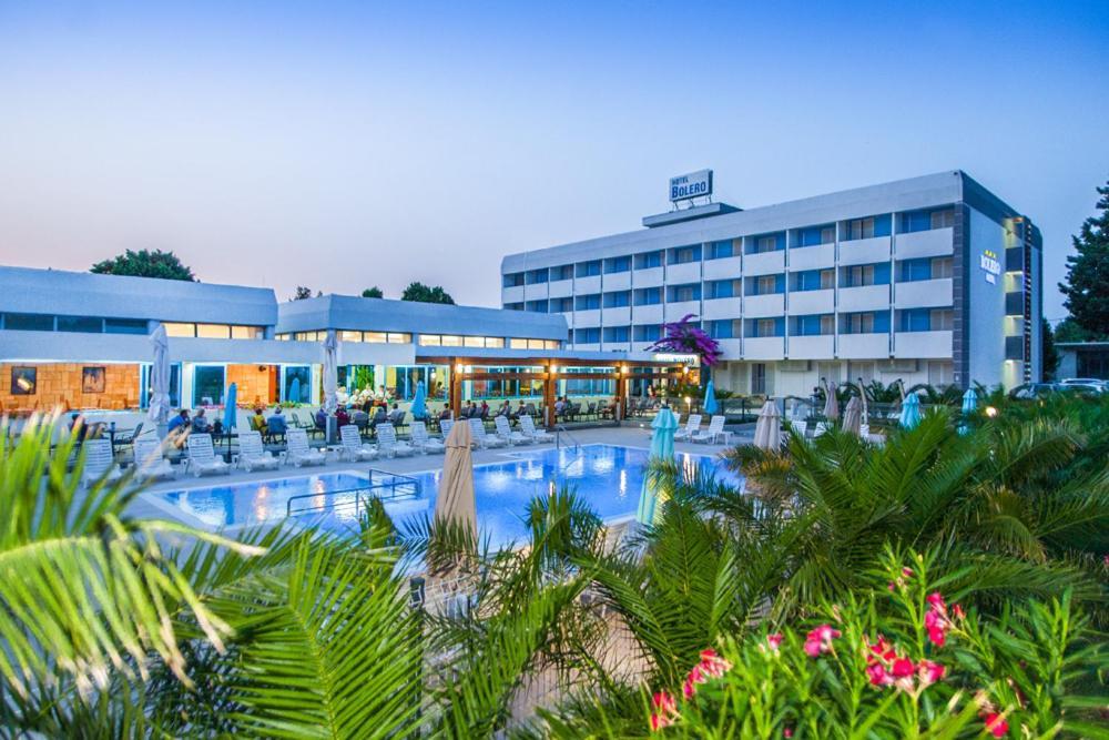 Hotel Bolero Биоград на Мору Екстериор снимка