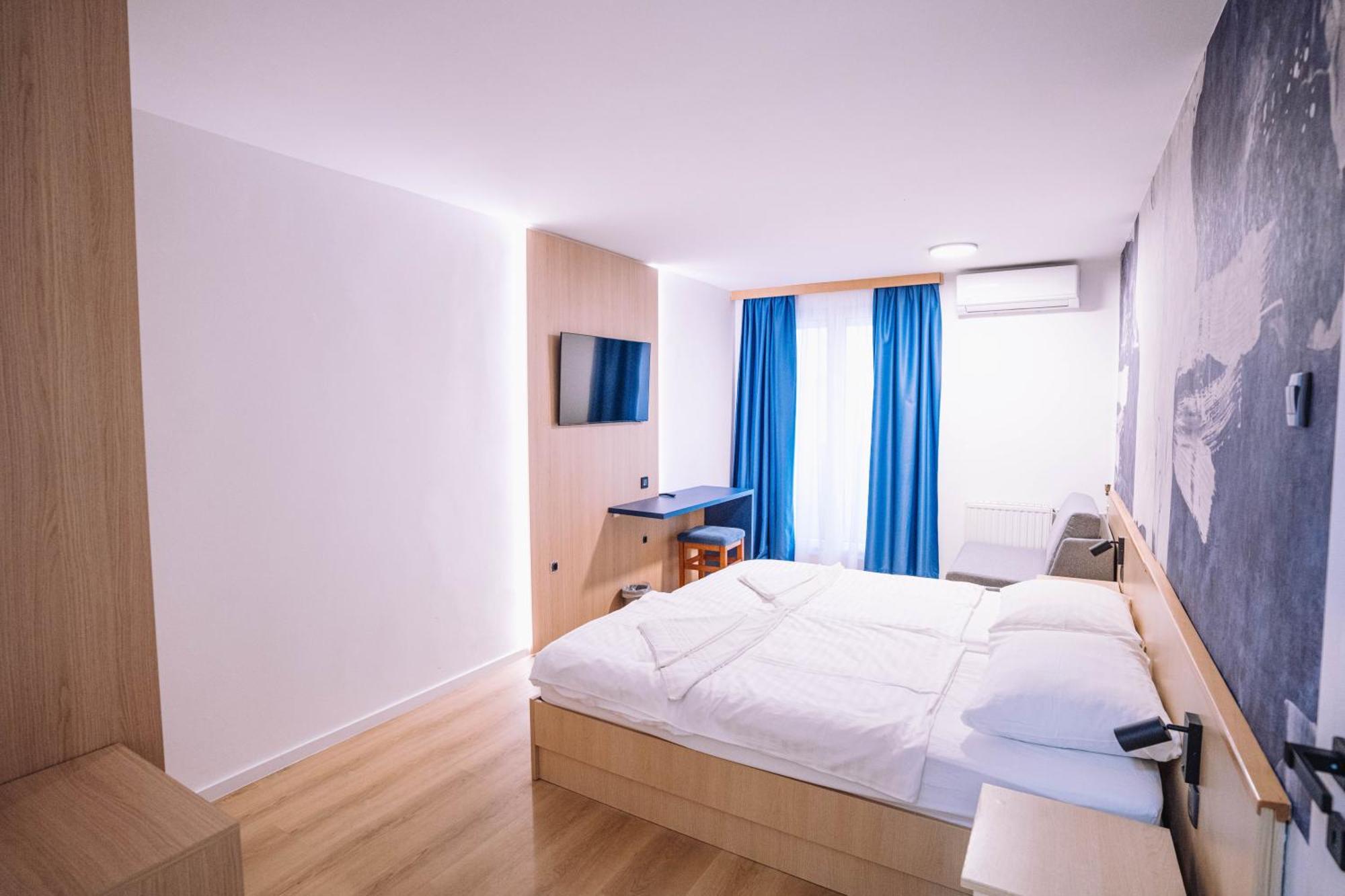 Hotel Bolero Биоград на Мору Екстериор снимка